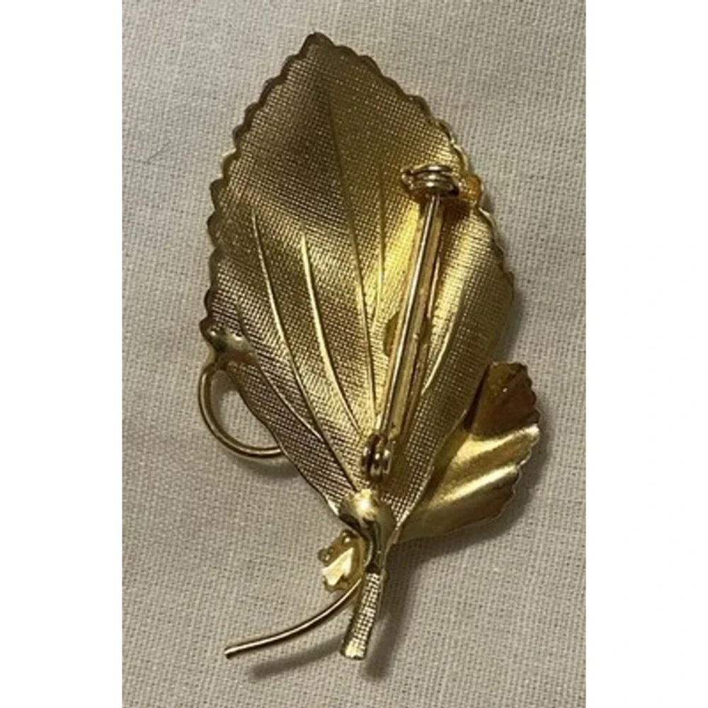 LOVELY VINTAGE ETCHED LEAVES REAL AKOYA SEA PEARL GOLD PLATED PIN BROOCH -1.6